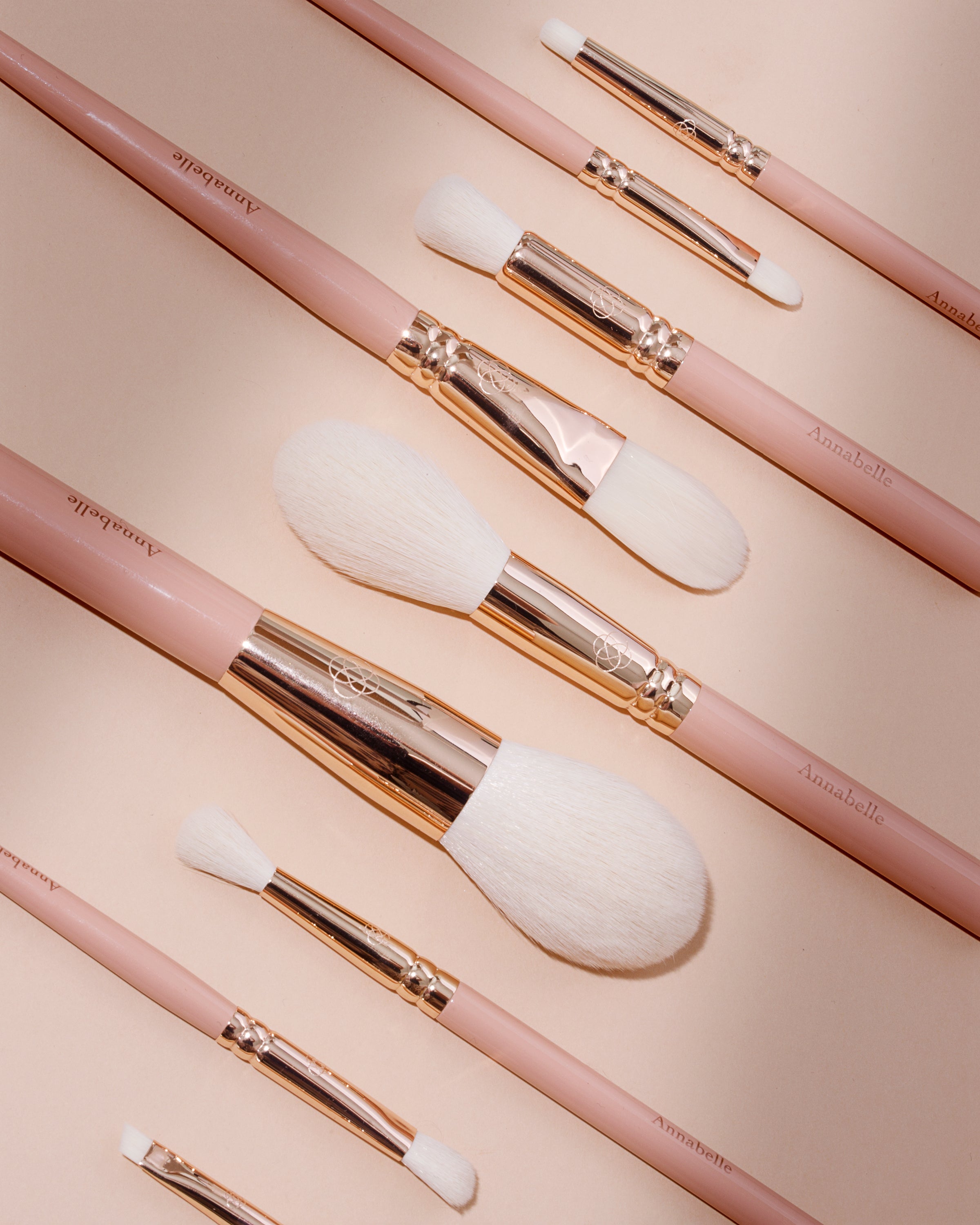 Mini kabuki eyeshadow brush