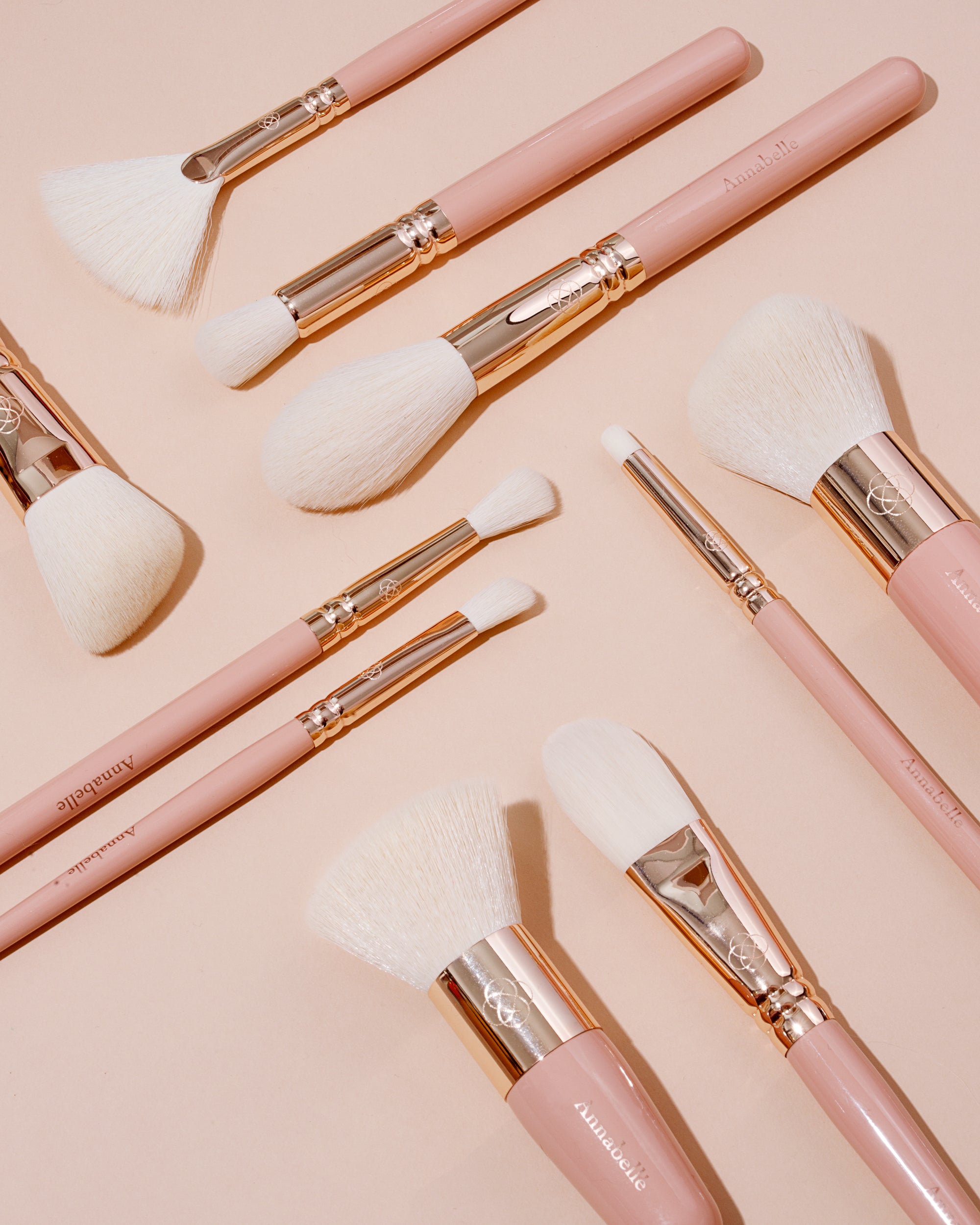 Přesný make-up bez šmouh – štěteček na jazyk Annabelle Minerals