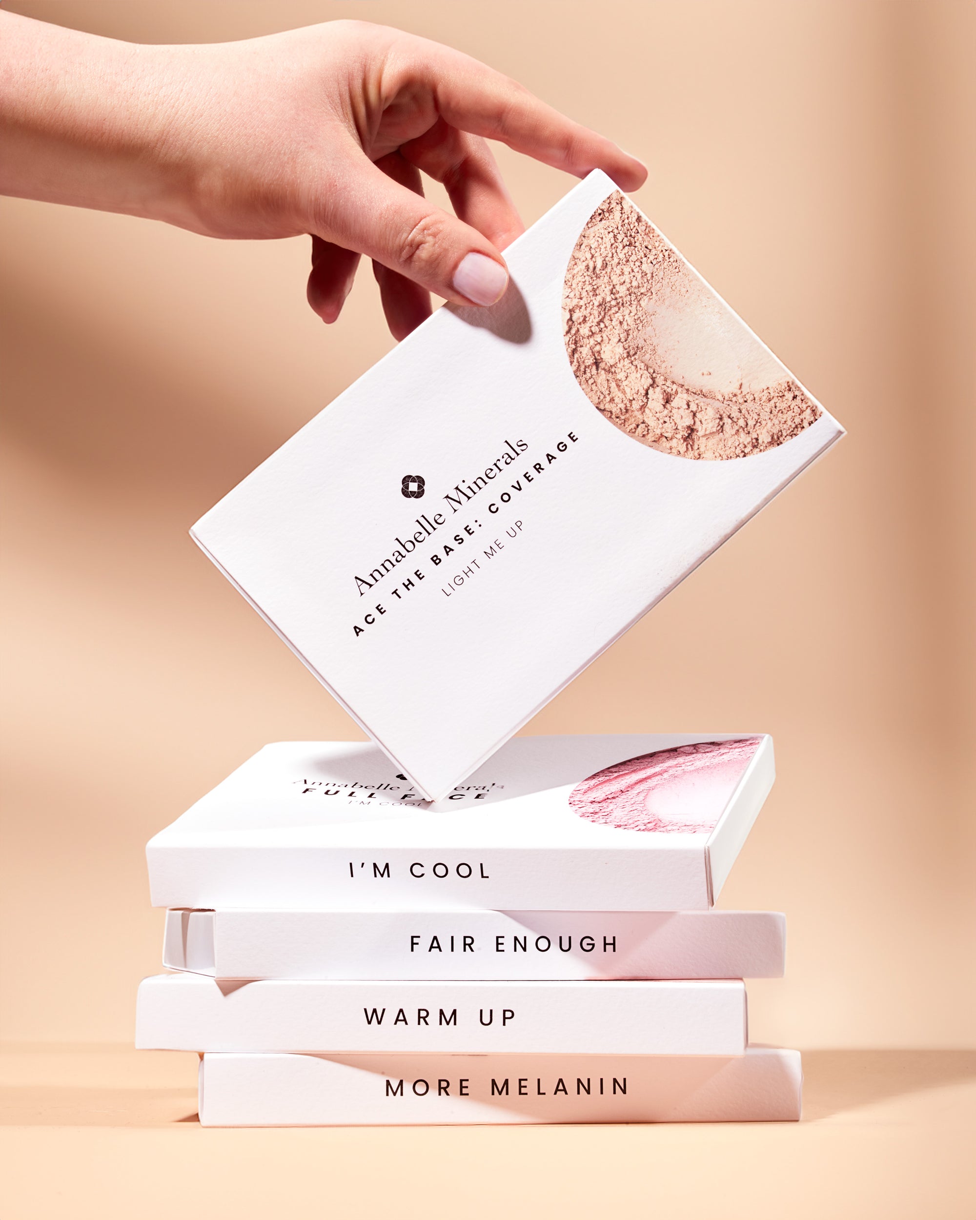Finden Sie Ihren perfekten Farbton – ACE THE BASE: COVERAGE – More Melanin Mini Foundation Set