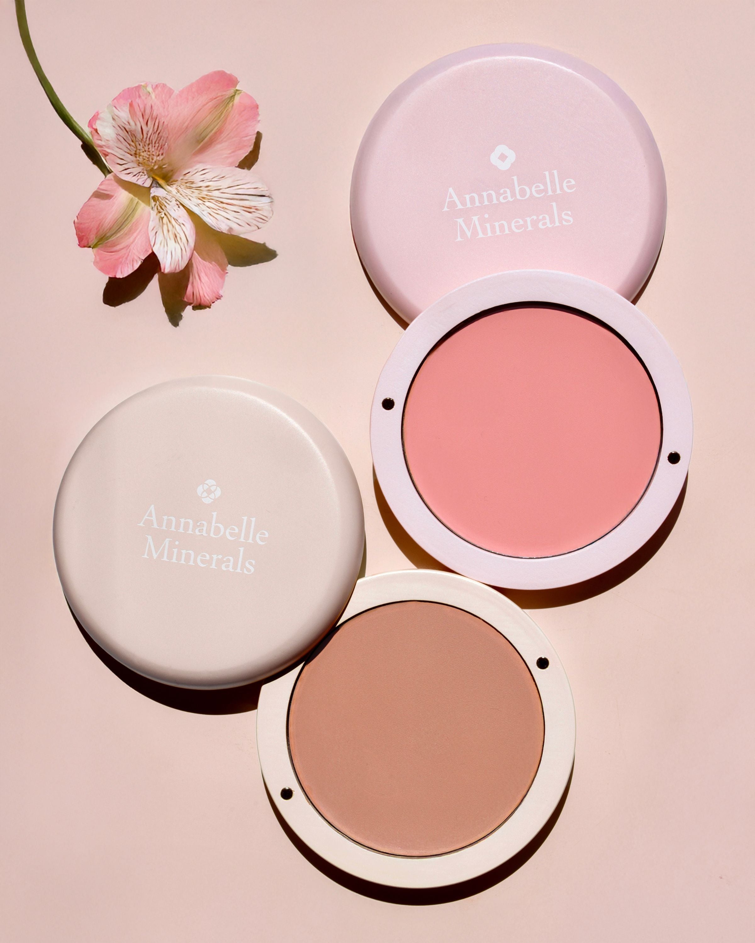 Kremowy róż Soft Petal i kremowy bronzer Truffle Annabelle Minerals - odcienie dla typu kolorystycznego Jasne Lato