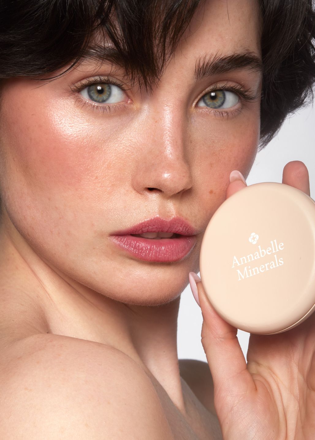 A shade that looks natural