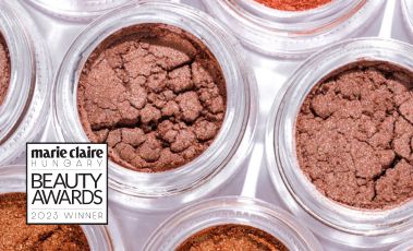 Diamond-like sparkle: mineral eye pigments