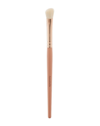 ANGLED eyeshadow brush