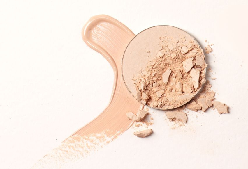 2025 Makeup Trends: Blurring Makeup – Are Powders Making a Comeback? 2025 Makeup Trends: Blurring Makeup – Are Powders Making a Comeback?