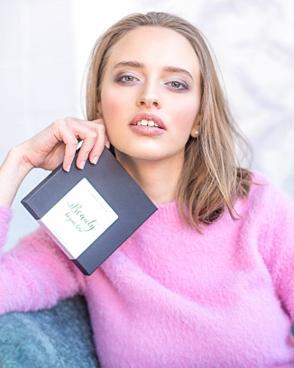 Annabelle Minerals GO RADIANT készlet fényes hatású alapozókból Annabelle Minerals GO RADIANT készlet fényes hatású alapozókból