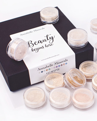 Zestaw miniaturek podkładów matujących GO MATTE Annabelle Minerals Zestaw miniaturek podkładów matujących GO MATTE Annabelle Minerals
