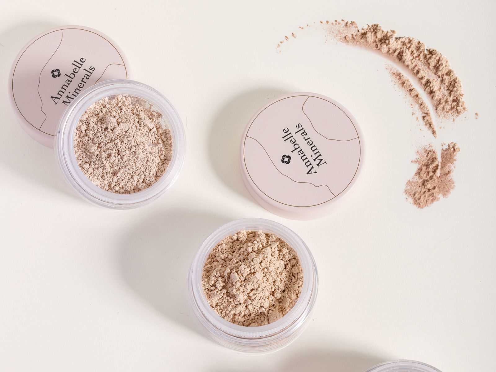 Puder myjący można wykonać z użyciem primera glinkowego Annabelle Minerals