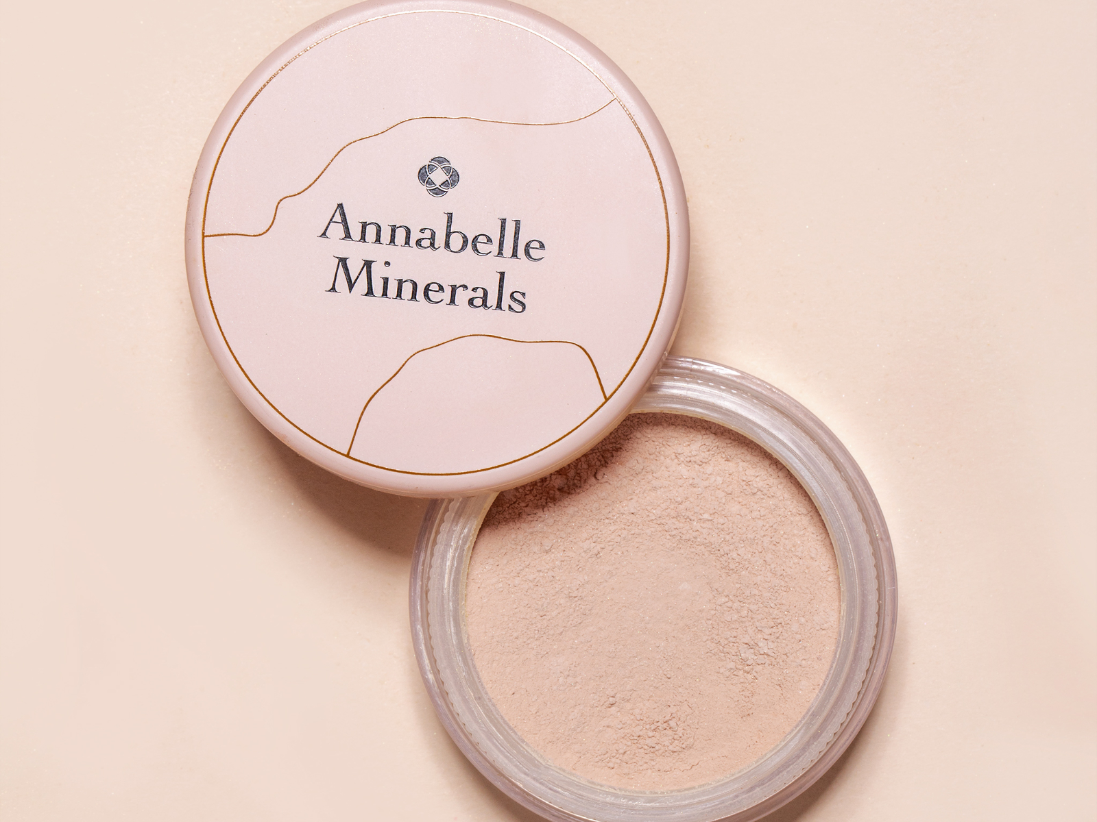 Puder myjący można wykonać z użyciem primera glinkowego Annabelle Minerals