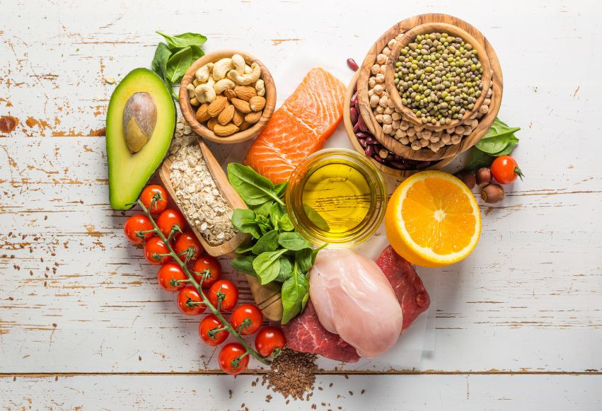 Dieta dla trądziku i zdrowej skóry – co warto jeść, a czego lepiej unikać?