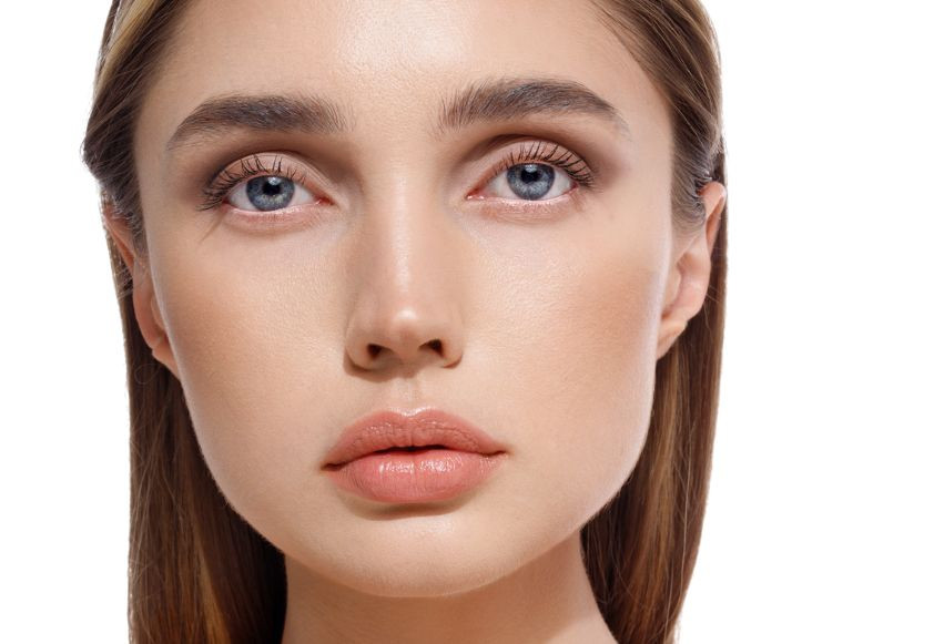 Clean makeup – jak wykonać najmodniejszy czysty makijaż?