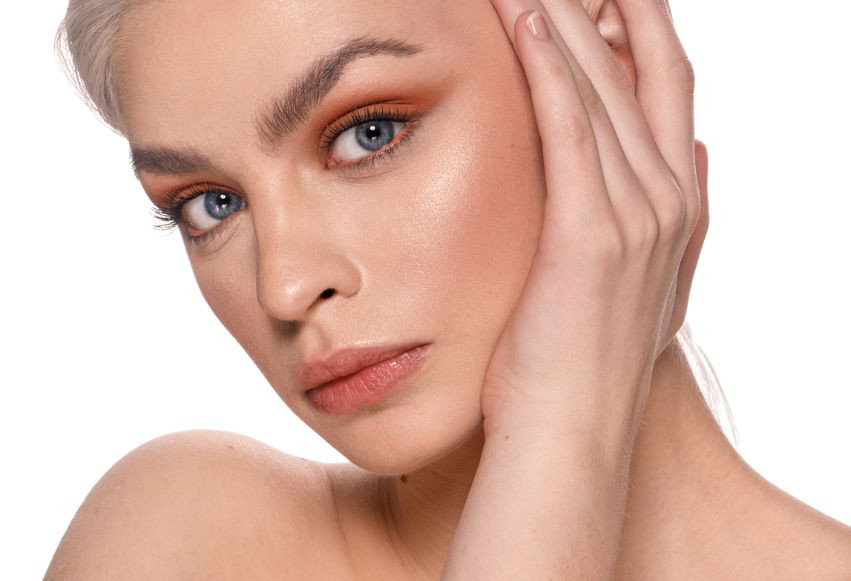 Draping, czyli konturowanie twarzy różem Draping, czyli konturowanie twarzy różem