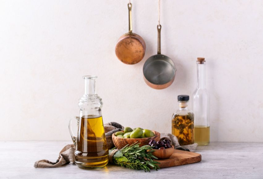 Oliwa z oliwek – dlaczego jest tak cenna? Oliwa z oliwek – dlaczego jest tak cenna?